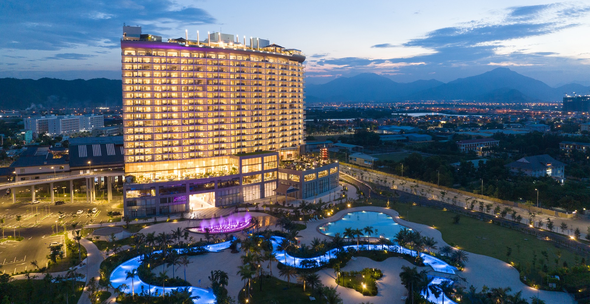 Thi công bếp công nghiệp phong cách “Nhậu chuẩn Nhật” tại Mikazuki Japanese Spa and Resort