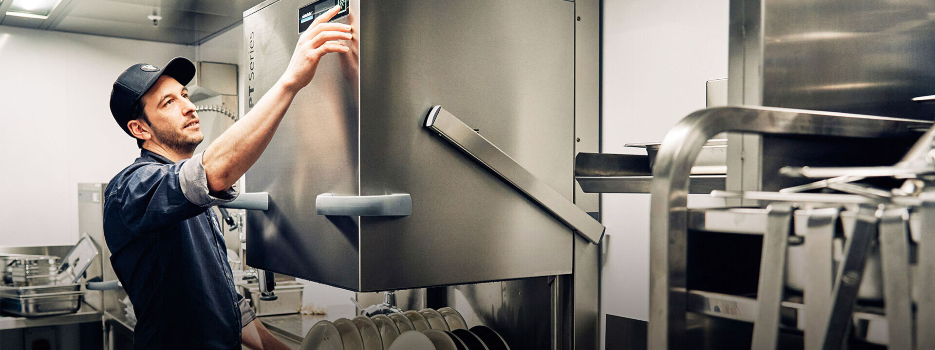 Mua máy rửa chén công nghiệp tặng ngay hoá chất trong vòng 1 năm